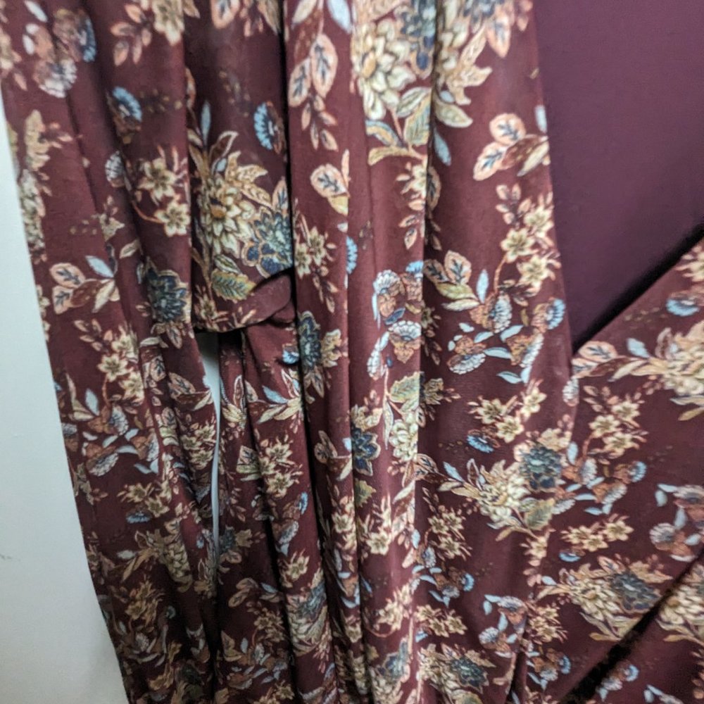 Daytrip Cross Front Floral Blouse - Picture 3 of 4